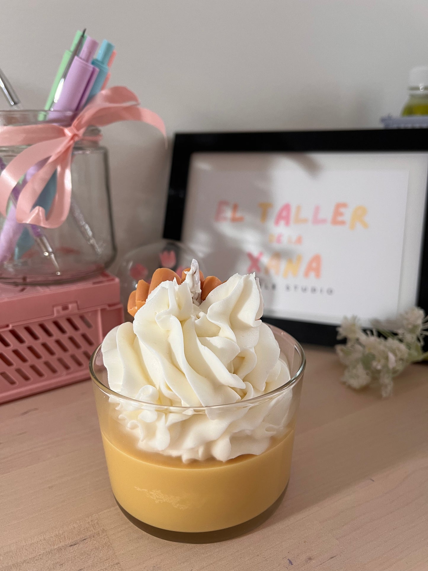 Producto vela gourmet con aroma a maracuyá, edición especial