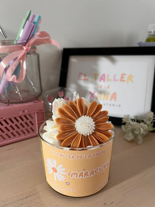 Producto vela gourmet con aroma a maracuyá, edición especial